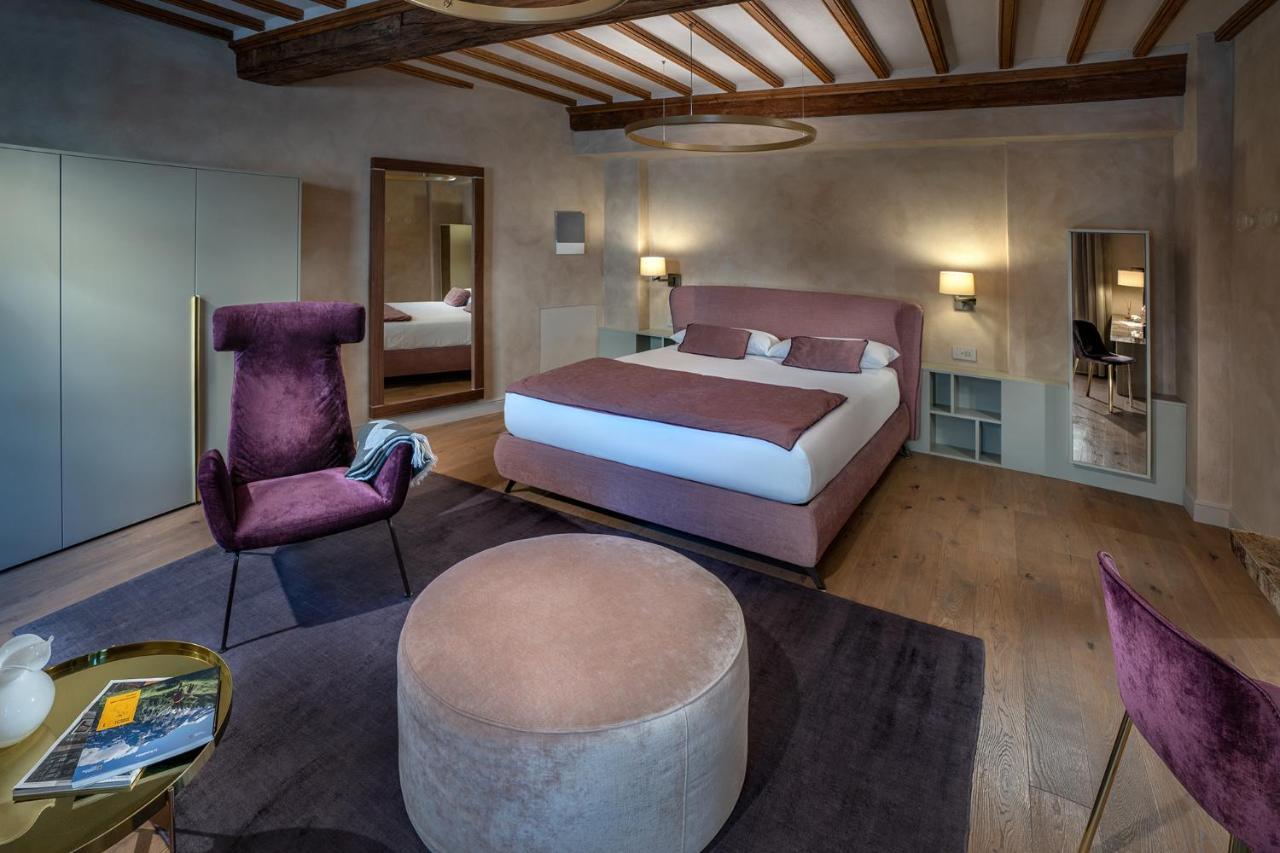 Il Cortile Di San Michele Bed & Breakfast Guarene Bagian luar foto