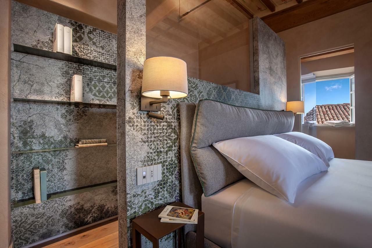 Il Cortile Di San Michele Bed & Breakfast Guarene Bagian luar foto