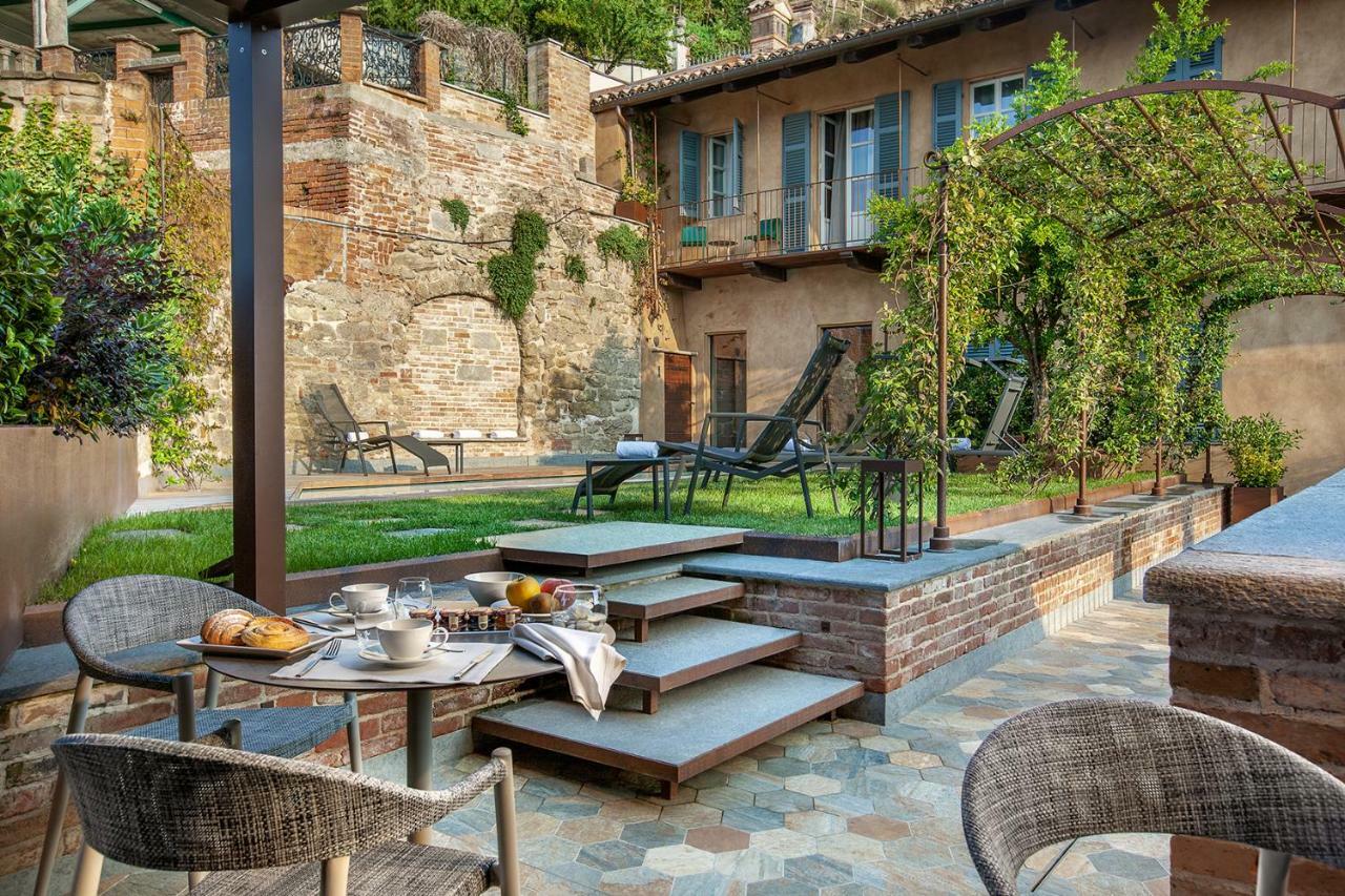 Il Cortile Di San Michele Bed & Breakfast Guarene Bagian luar foto