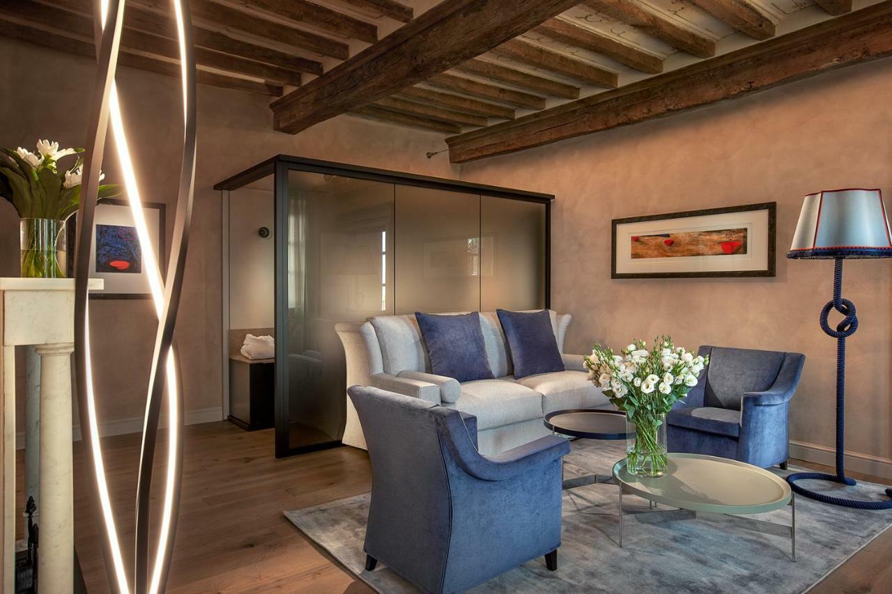 Il Cortile Di San Michele Bed & Breakfast Guarene Bagian luar foto